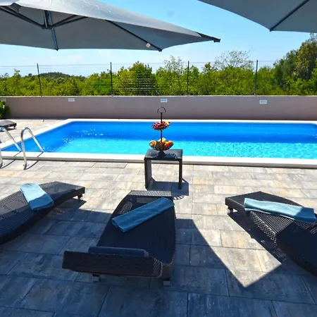 Roma Villa