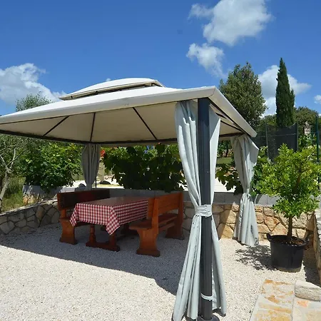 Roma Villa